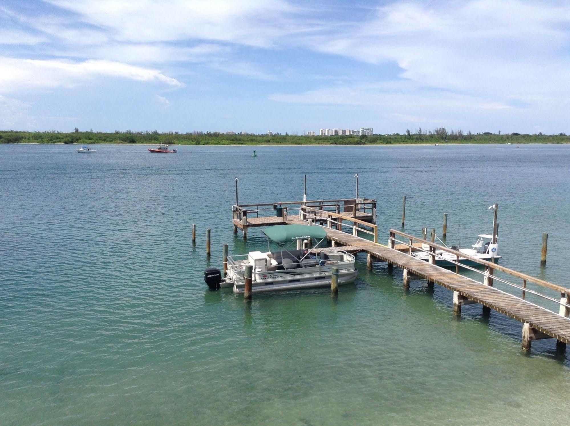 Dockside Inn & Resort Fort Pierce Buitenkant foto