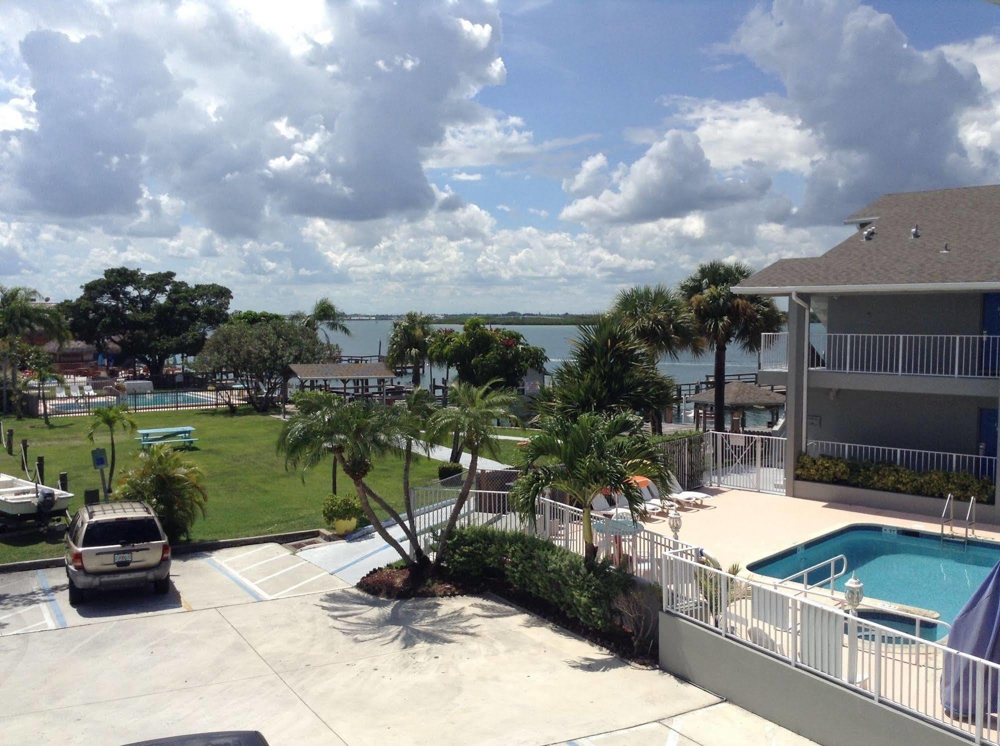 Dockside Inn & Resort Fort Pierce Buitenkant foto